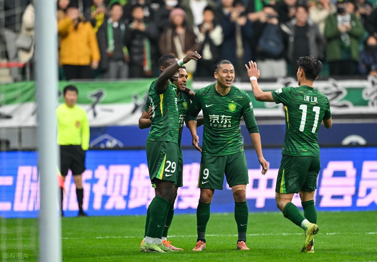 国安官宣4名新援加盟，球迷：尽捡别人不要的，靠他们能够争冠？