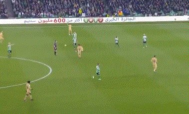 【西甲】莱万+拉菲尼亚破门 巴萨客场2比1胜贝蒂斯